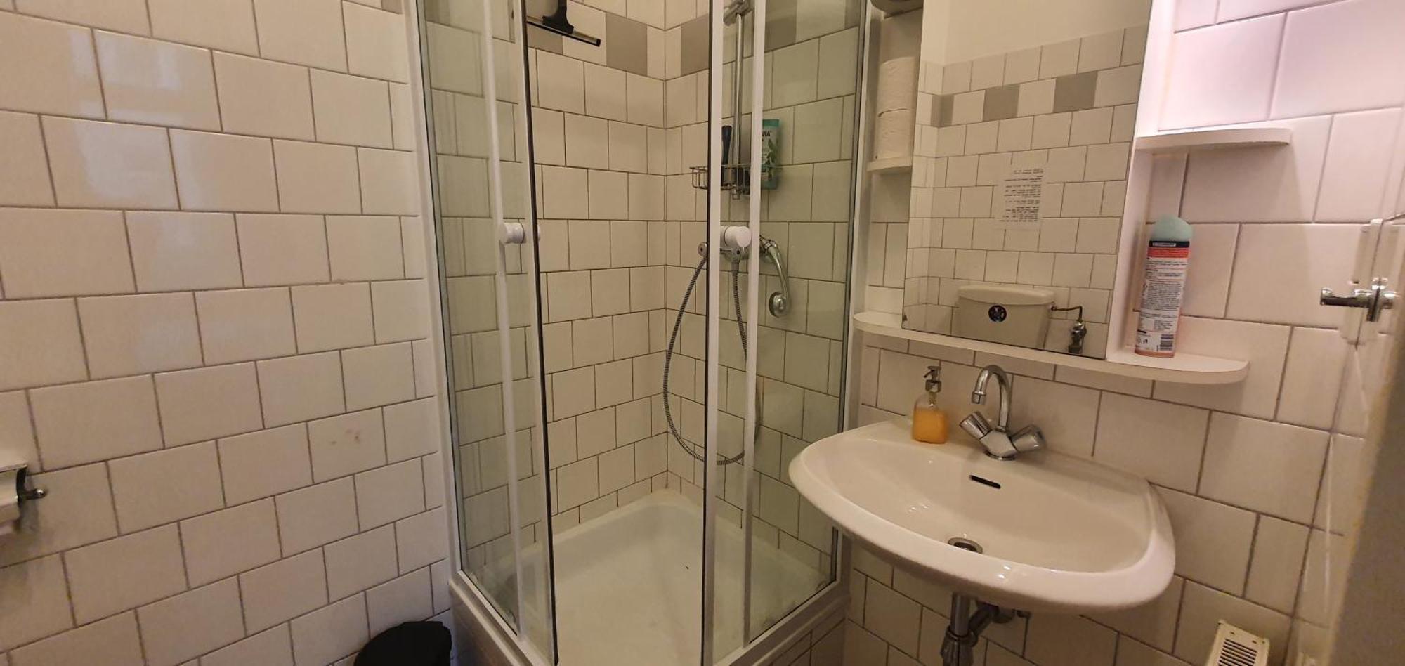 Quiet 2-Room Flat, Walking Distance To City Centre Bécs Kültér fotó
