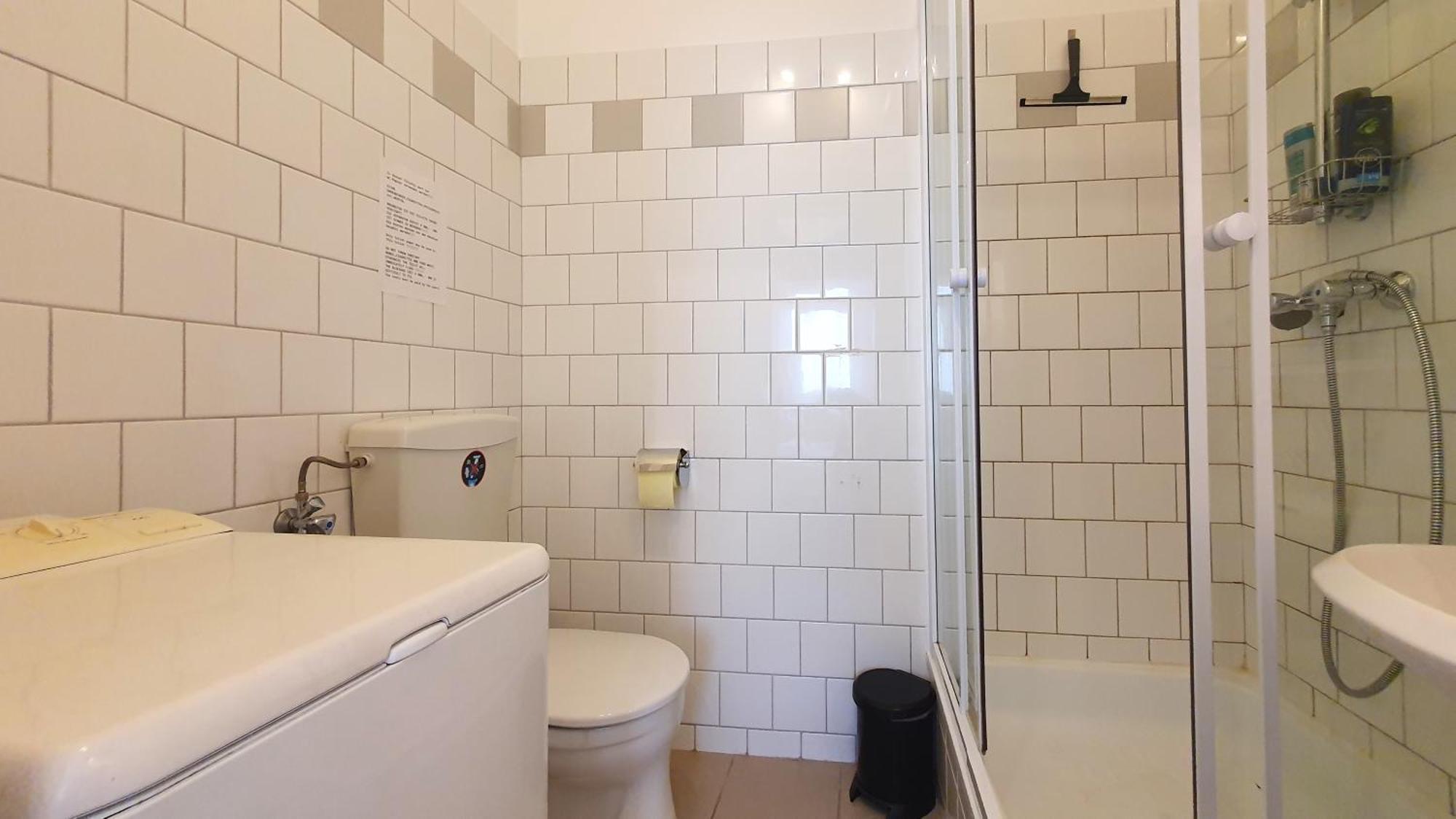 Quiet 2-Room Flat, Walking Distance To City Centre Bécs Kültér fotó