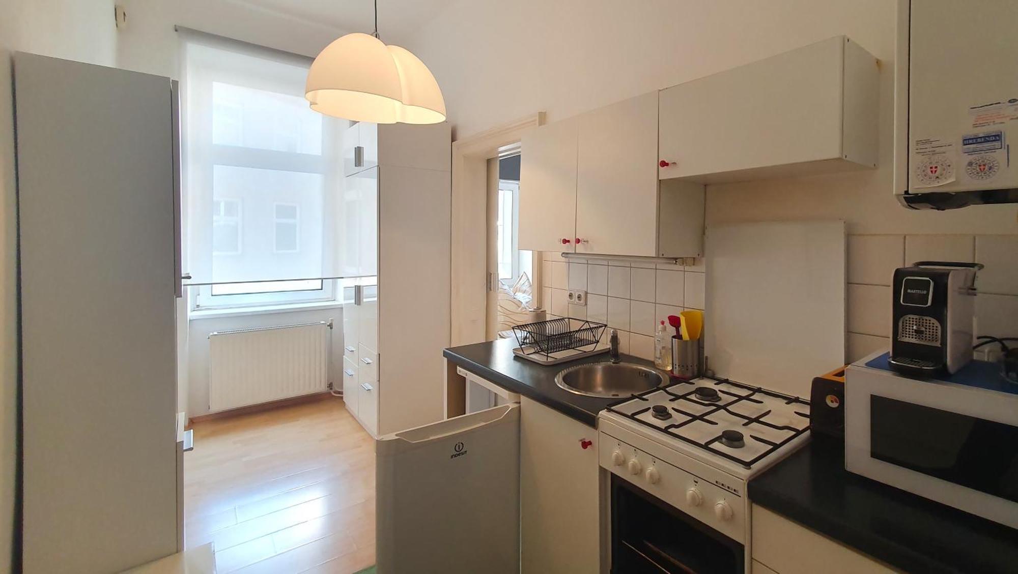 Quiet 2-Room Flat, Walking Distance To City Centre Bécs Kültér fotó