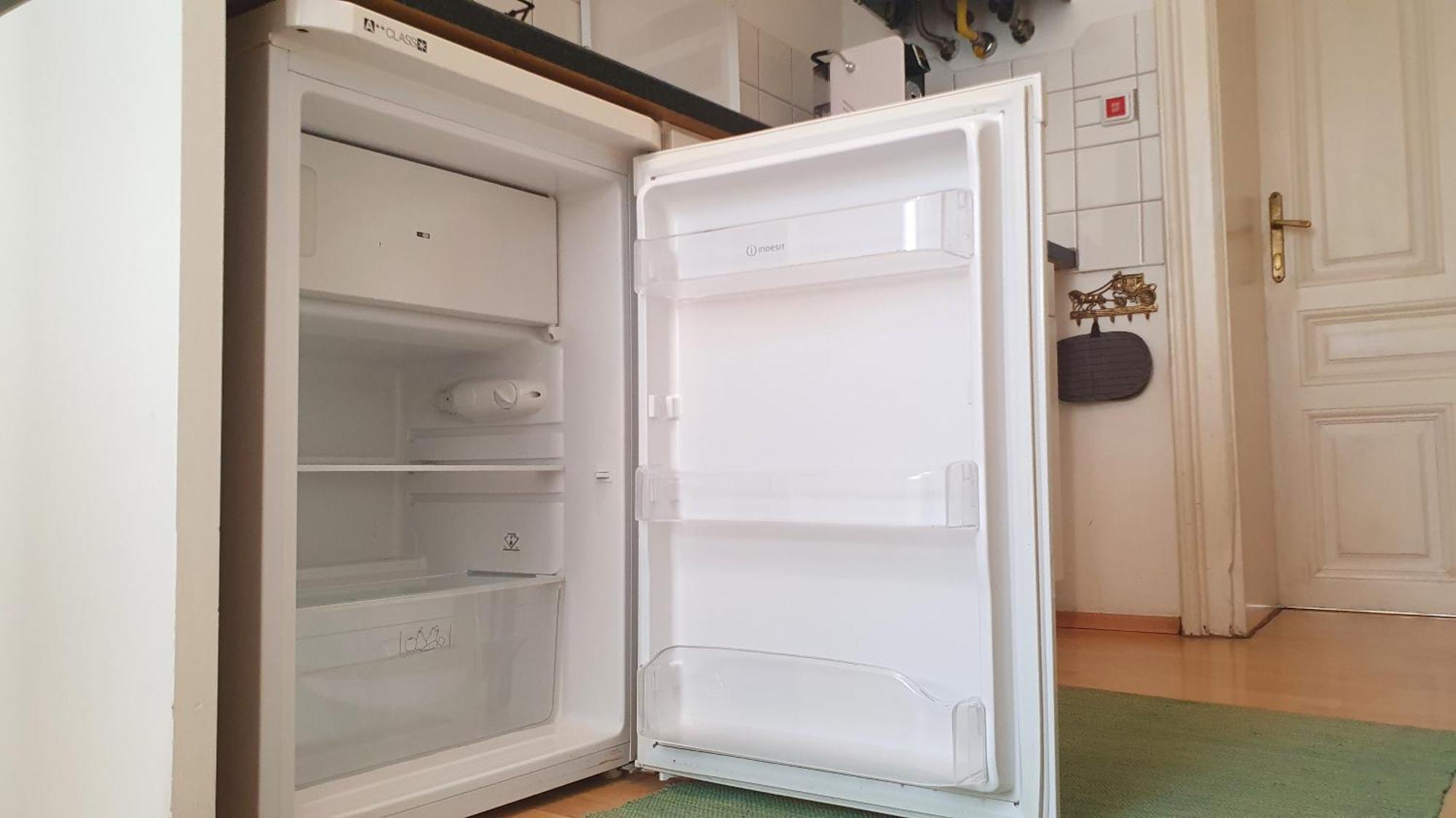 Quiet 2-Room Flat, Walking Distance To City Centre Bécs Kültér fotó