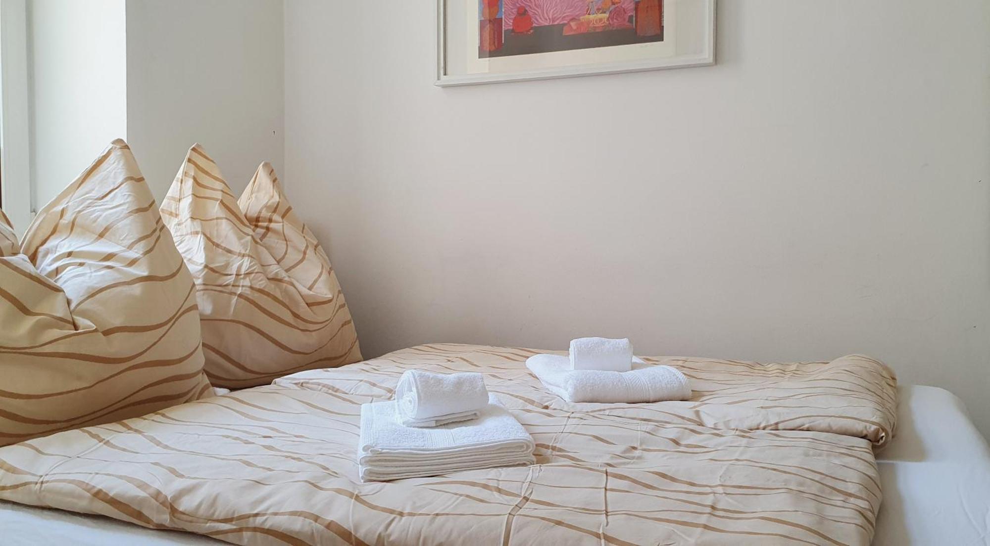 Quiet 2-Room Flat, Walking Distance To City Centre Bécs Kültér fotó